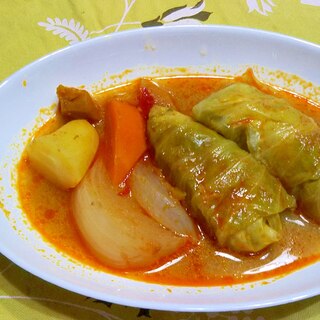 鶏むね挽肉・ｷｬﾍﾞﾂﾛｰﾙのレッドカレー